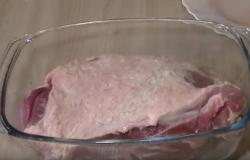 گوشت خوک پخته شده در خانه
